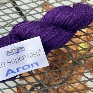 CASCADE YARNS ARAN 220 Superwash 100% Merino wool 100 gr.  no. 1966 Discontinued